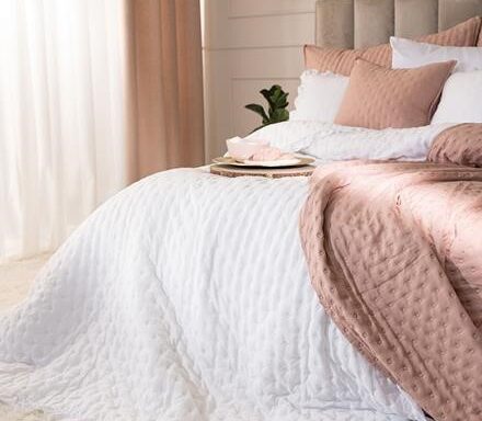 Verona fodorral díszített ágytakaró